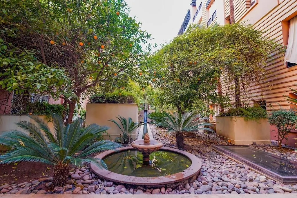 マラケシュDarsublime Au Coeur De Marrakech Jacuzzi Priveアパートメント マラケシュ
